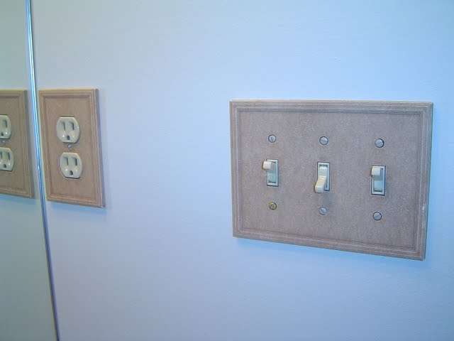 Bathroom electrical box faceplate covers
